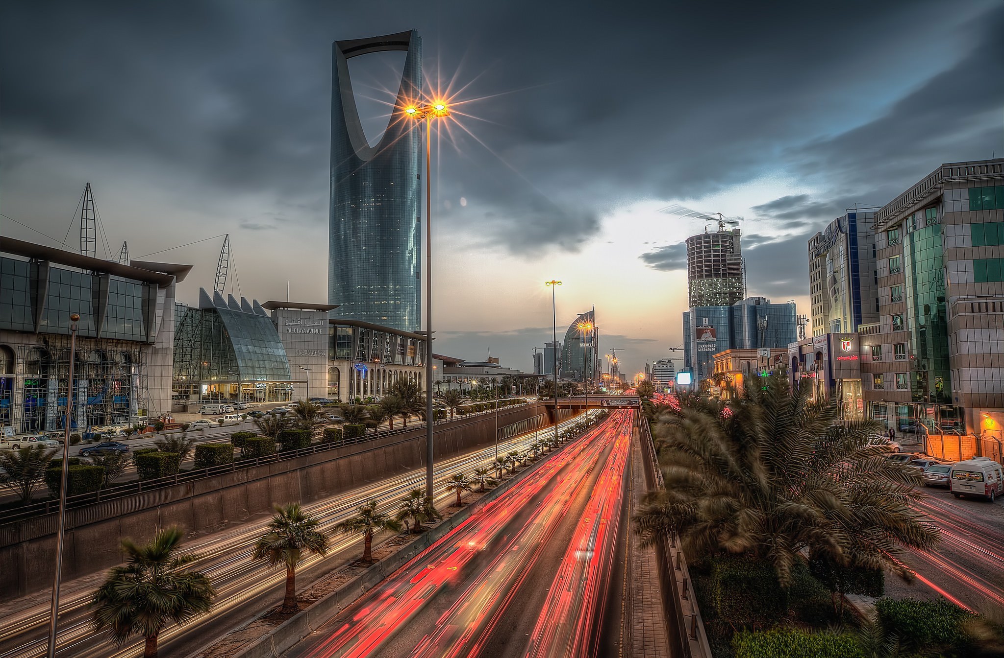 Kingdom Centre and King Fahd Road, Riyadh, at dusk